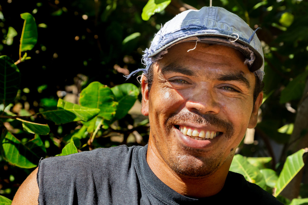 LUIS (CR) | Luis has been working as our tractor driver at the shipyard since the beginning, now almost 2 years ago. He comes from Punta Morales and has years of experience in his work, and is very skilled in helping unload and maneuver the lumber deliveries. However, most notably, he has been key in helping the team raise the giant ship’s hanger as well as hoisting the keel into place; two tasks without him we could not have achieved. Luis is known for his friendly smile and strong work attitude as he drives hard without pause to complete tasks at the shipyard as quickly and efficiently as possible.  Luis ha estado trabajando como nuestro conductor de tractor en el astillero desde el principio, ahora hace casi 2 años. Él viene de Punta Morales y tiene años de experiencia en su trabajo, y es muy hábil para ayudarnos a descargar y maniobrar nuestras entregas de madera. Sin embargo, lo más notable es que ha sido clave para ayudarnos a levantar la percha de la nave, y para colocar la quilla en su lugar; Dos tareas sin él que no podríamos haber logrado. Luis es conocido por su sonrisa amistosa y su actitud de trabajo duro, ya que conduce con fuerza sin pausa para completar las tareas en el astillero de la manera más rápida y eficiente posible.