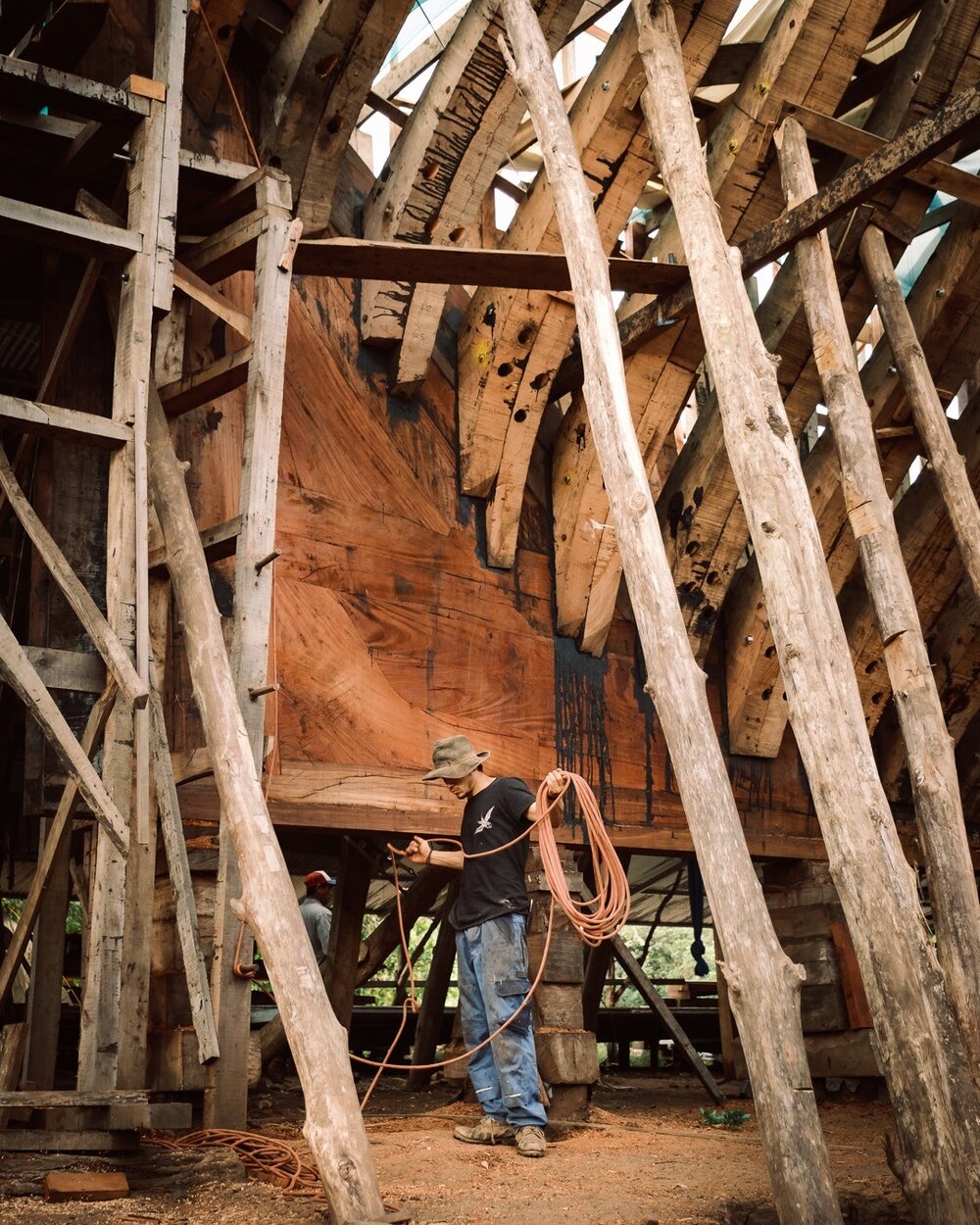More builders of Ceiba. Receive monthly updates with exclusive photos by signing up to our newsletter at sailcargo.org
.
.
.
.
#workers #newsletter #exclusivephotography #portraits #ceiba #sailcargo #seashippingchange #woodworkers #portraitvision #portaitphotography #portraitfeed #portraitsofficial  #portaits_life #fineartphography #fineart #classicportrait #classicportraitphotography #classicportraiture #boatbuilders